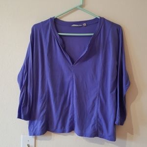 Athleta 3/4 Sleeve cropped Shirt